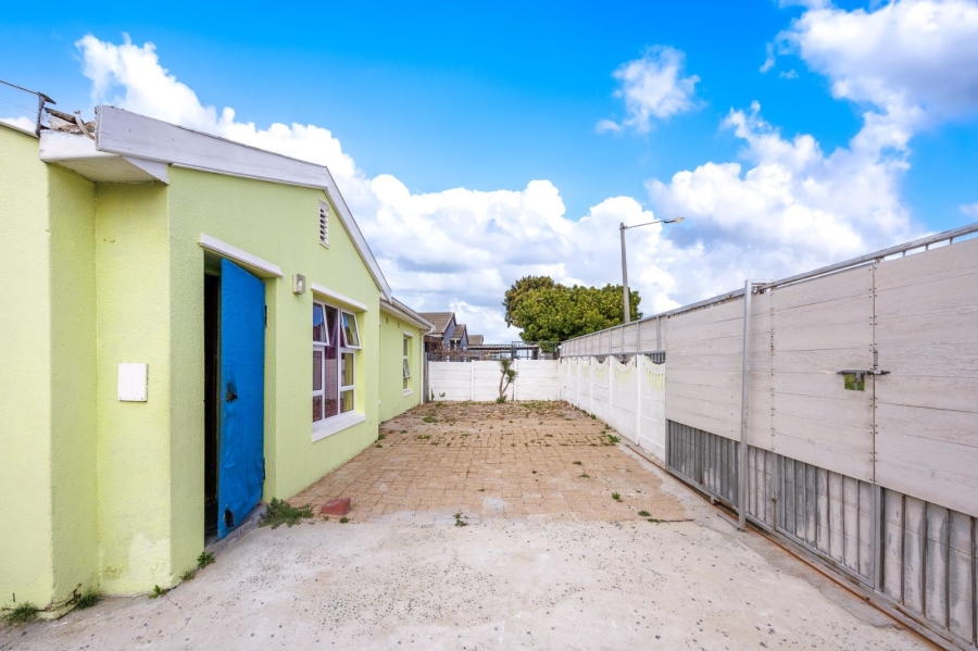 3 Bedroom Property for Sale in Hillcrest Heights Western Cape